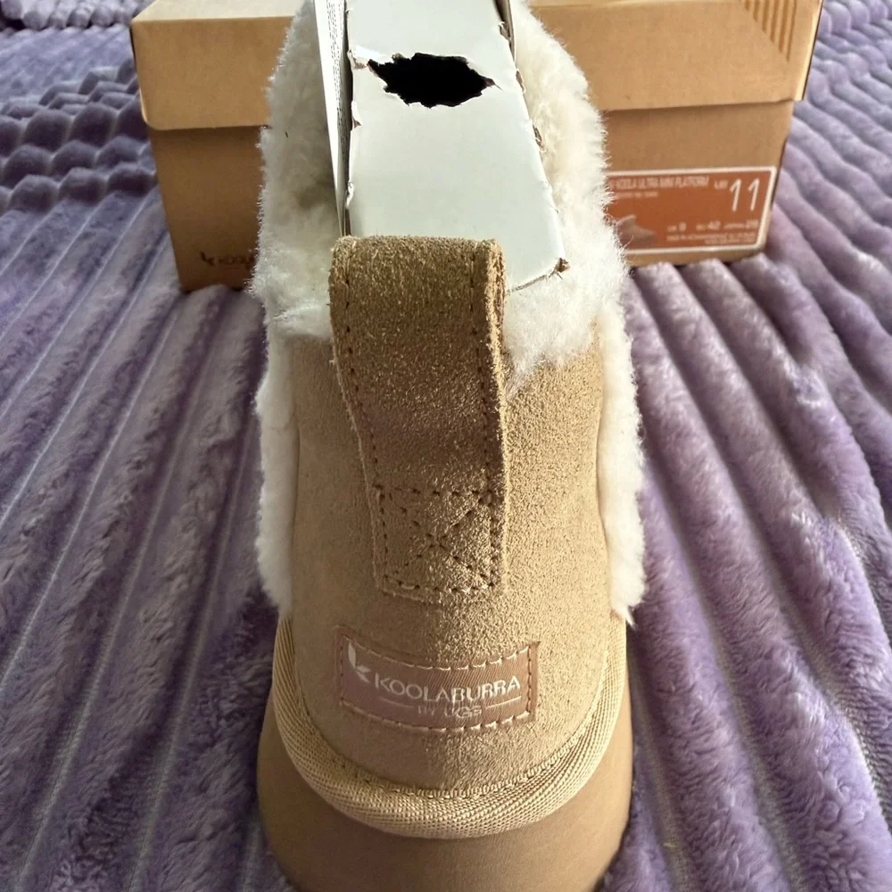 Koolaburra by UGG Tan Boots with White Fur Trim